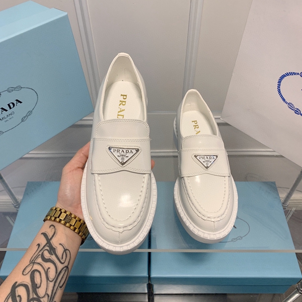 ブランド激安靴正面デザイン